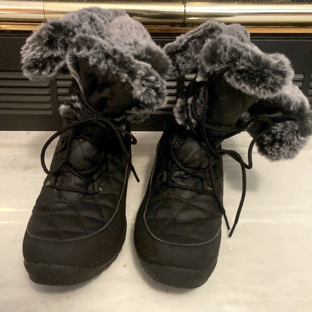 ArcticShield Anna fur Lined Women’s boots.